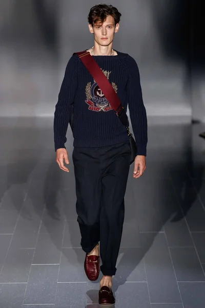 Look 27